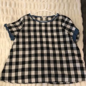 Cute fun shirt!! Very stylish